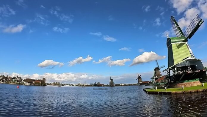 หมู่บ้านกังหันลม ซานส์ สคันส์ ประเทศเนเธอร์แลนด์