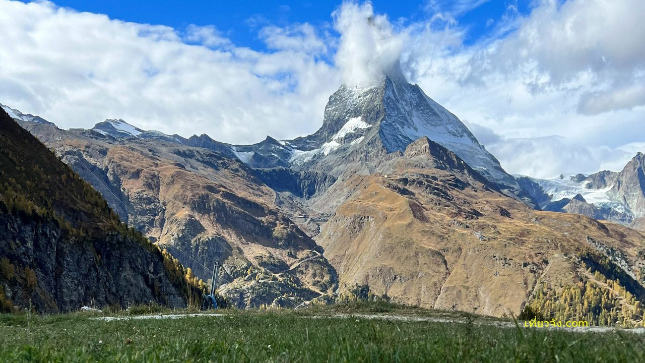 ภูเขา Matterhorn Zermatt ยอดเขามีเมฆปกคลุม ทิวทัศน์ภูเขา ฤดูใบไม้ร่วง Furi Riffelberg