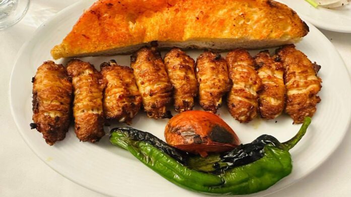 Köz Kanat Restaurant Kartal ปีกไก่ย่างถ่าน