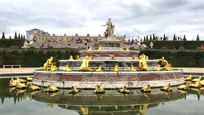 น้ำพุลาโตนา Latona Fountain สวนพระราชวังแวร์ซาย ฝรั่งเศส